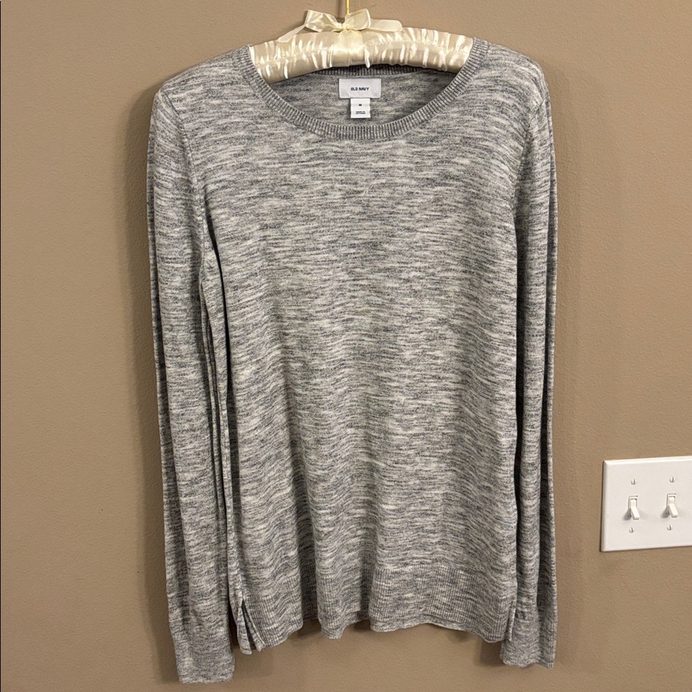 Old Navy Women’s Size Medium Heather Gray Lightweight Sweater